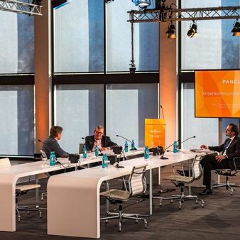 "Pfade in die Zukunft" - Gipfeltreffen in Wiesbaden