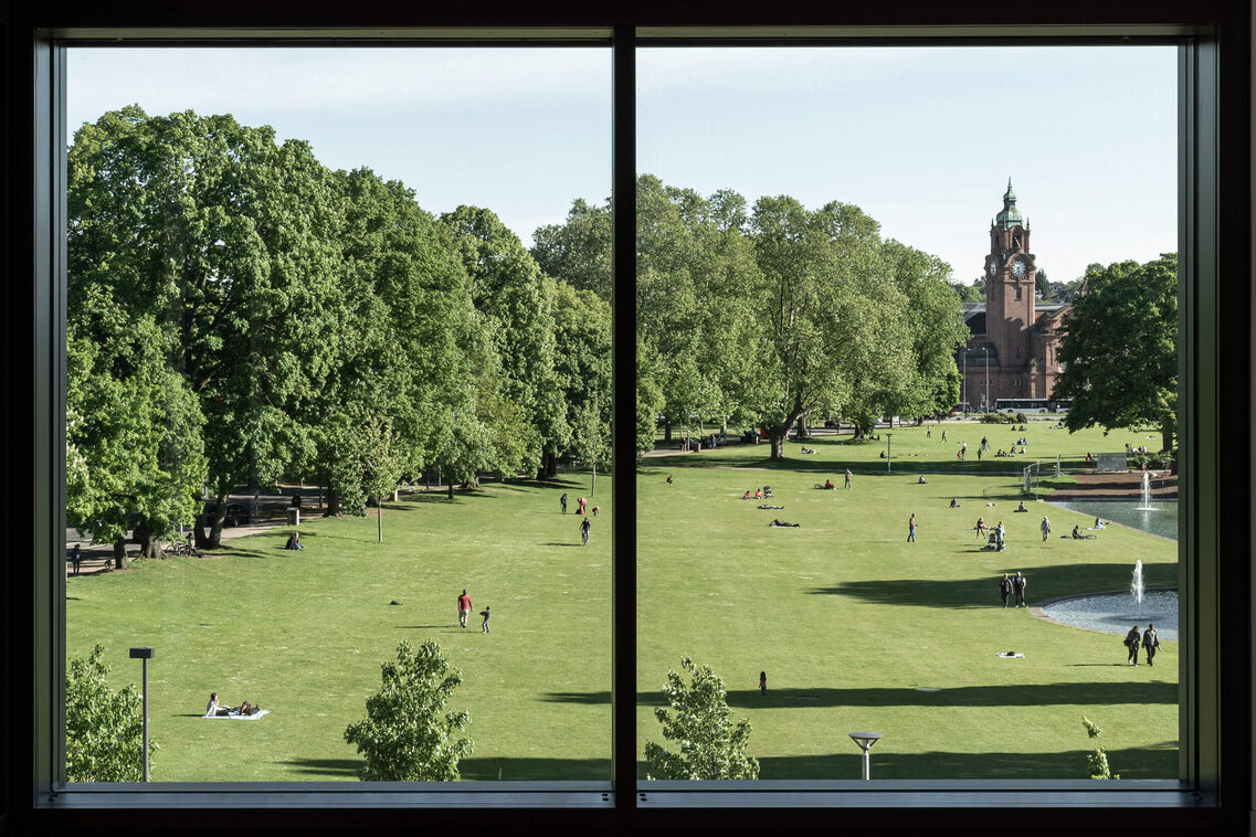 Blick auf Wiesbadener Bahnhof vom RMCC