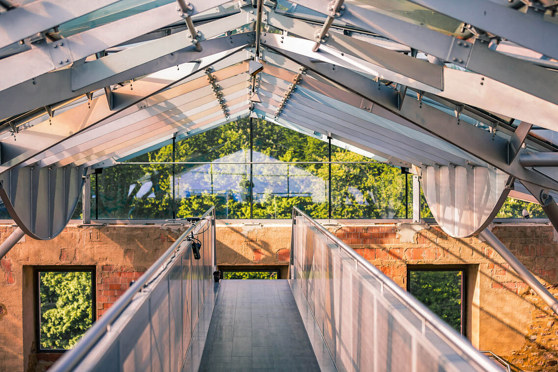 Aussichtssteg im Jagdschloss Platte