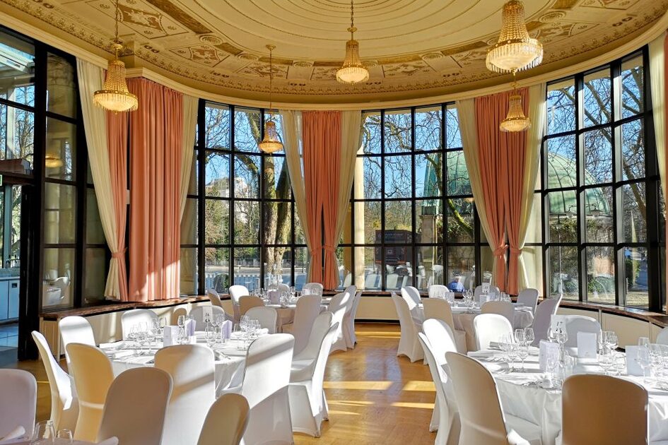 Salon Carl Schuricht Kurhaus - Galabetischung mit runden Tischen