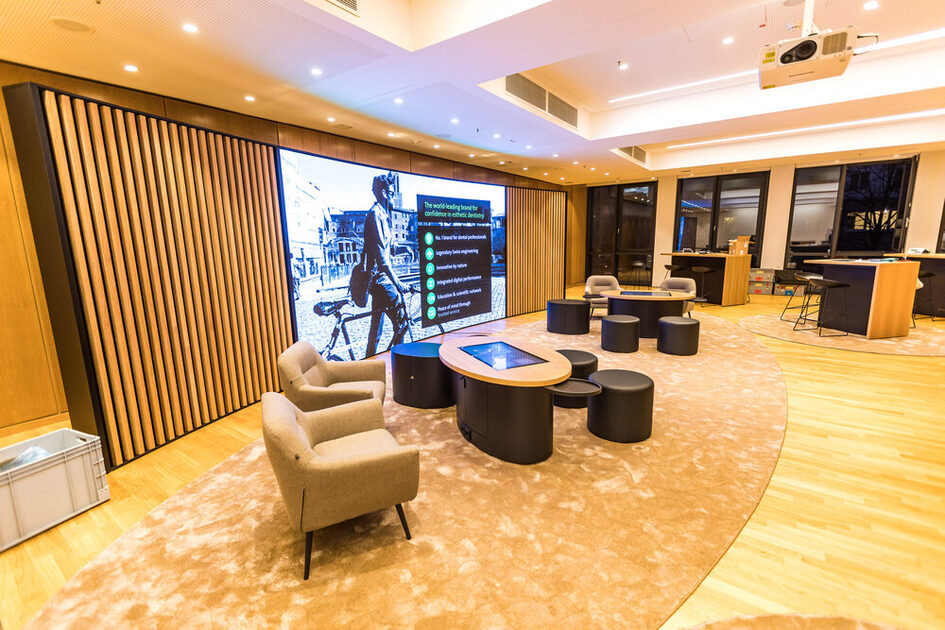 الكراسي والطاولات في المنتدى 2 RMCC RMCC